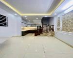 Cần bán nhà mặt tiền 4.2m phố Pháo Đài Láng  tài chính dưới 10 tỷ
