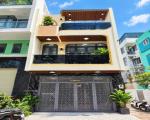 Nhà có thang máy, cạnh Phú Mỹ Hưng, vừa ở vừa mở văn phòng, dân đông, không ngập