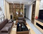 Bán nhà phố Cảm Hội, 74m2, 5 tầng, mặt tiền 4m, 16.5 tỉ, nhà đẹp ở luôn, ngõ ba gác tránh