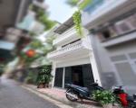 Bán nhà Phân Lô gần phố Thanh Nhàn, ô tô đỗ cửa, không quy hoạch