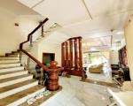Gấp bán nhà Thủ Đức, 5 tầng, dt 250m2, gần MT Đỗ Xuân Hợp.