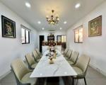 Gấp bán nhàThủ Đức, 3 tầng, giá 8.4 tỷ, dt 138m2, giáp Phạm Văn Đồng.