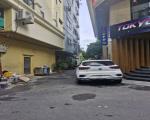 BÁN TÒA CHDV PHỐ QUAN HOA , DT 60 TRIỆU/THÁNG, 10 PHÒNG KK,THANG MÁY, GIÁ 11 TỶ.