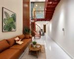 Nhà mới trung tâm quận 10, Đường Hoà Hưng, xách vali vào ở ngay